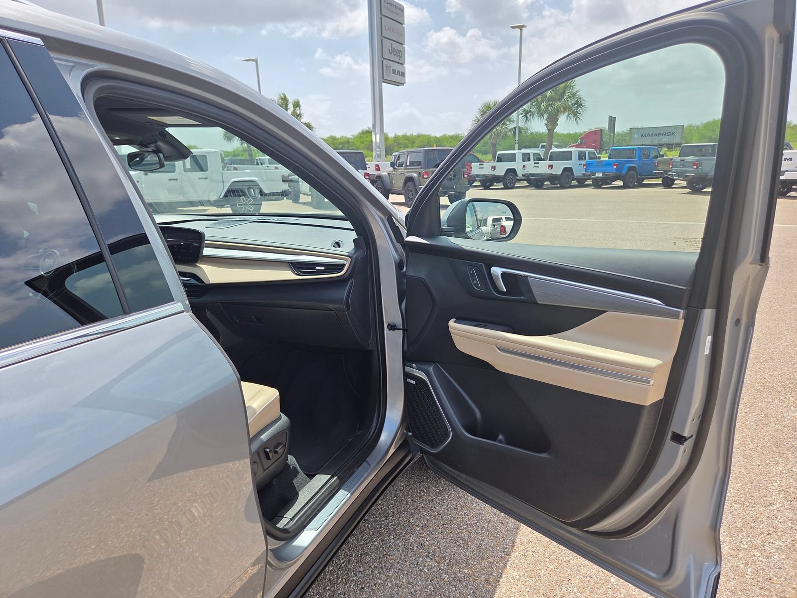 Used 2026 Buick Enclave Preferred FWD image 17
