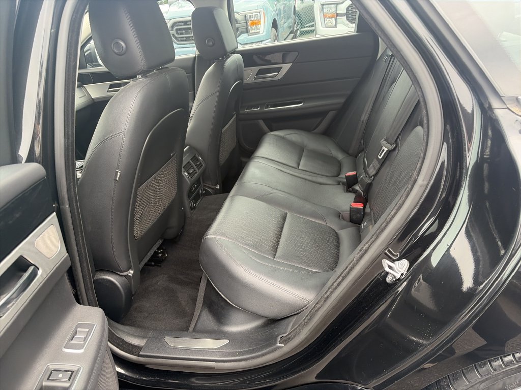Used 2017 Jaguar XF Prestige AWD/4WD image 10