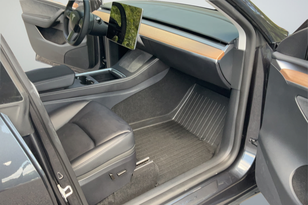 Used 2025 Tesla Model Y Performance AWD/4WD image 28