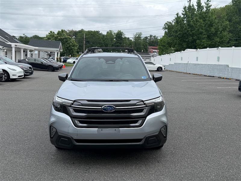 Used 2025 Subaru Forester Premium AWD/4WD image 3