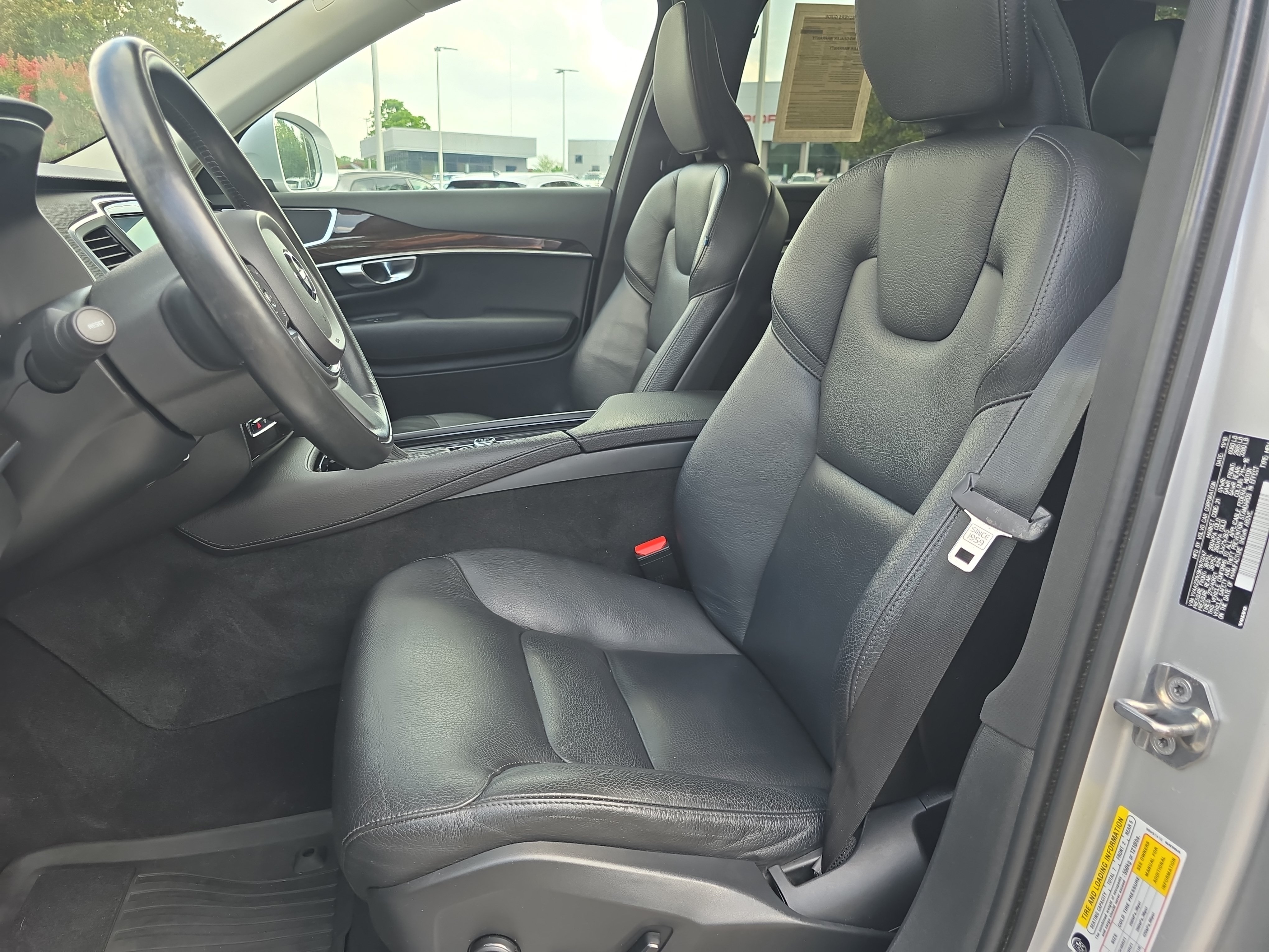 Used 2019 Volvo XC90 T6 Momentum w/ Advanced Package AWD/4WD image 17