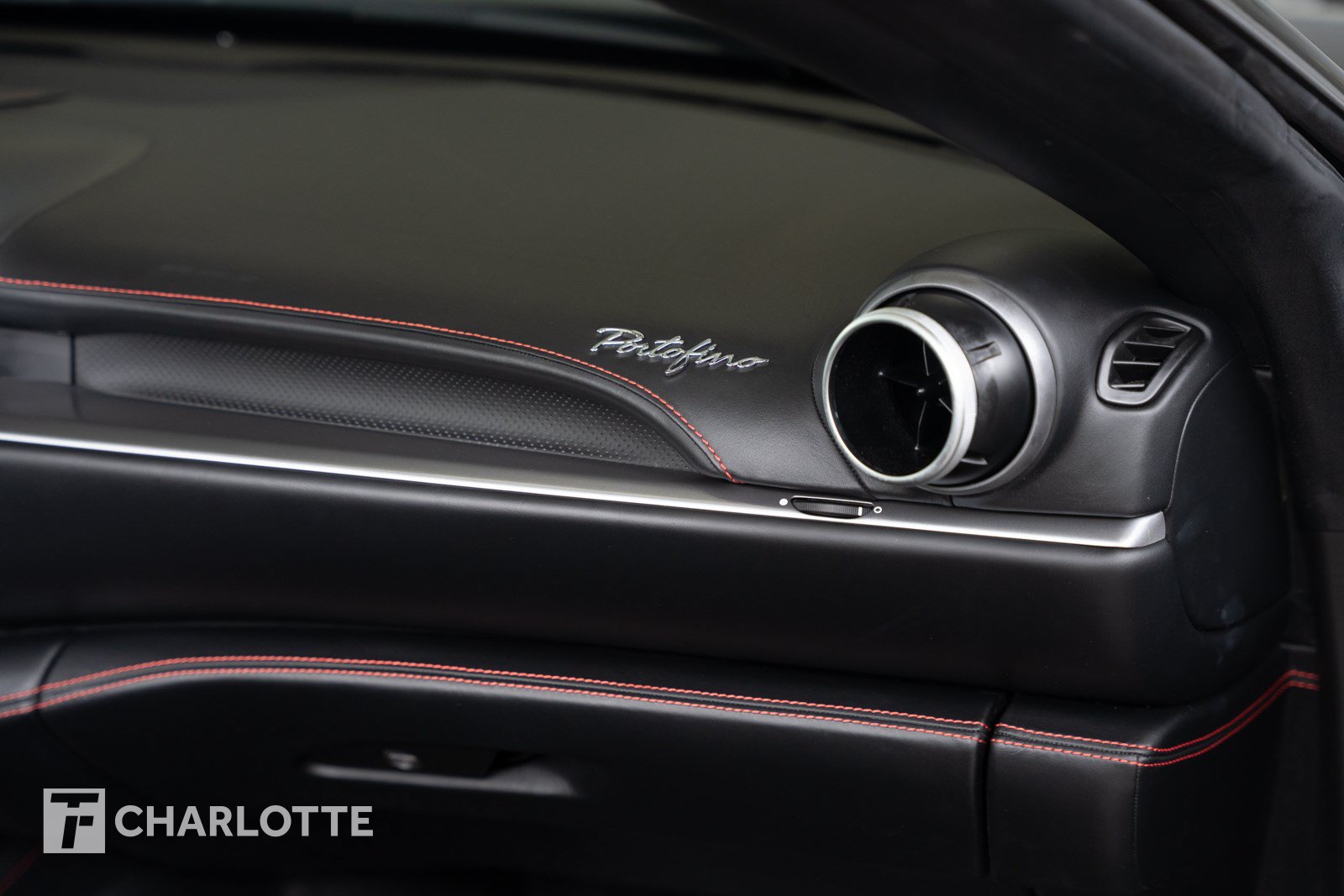 Used 2020 Ferrari Portofino RWD image 36