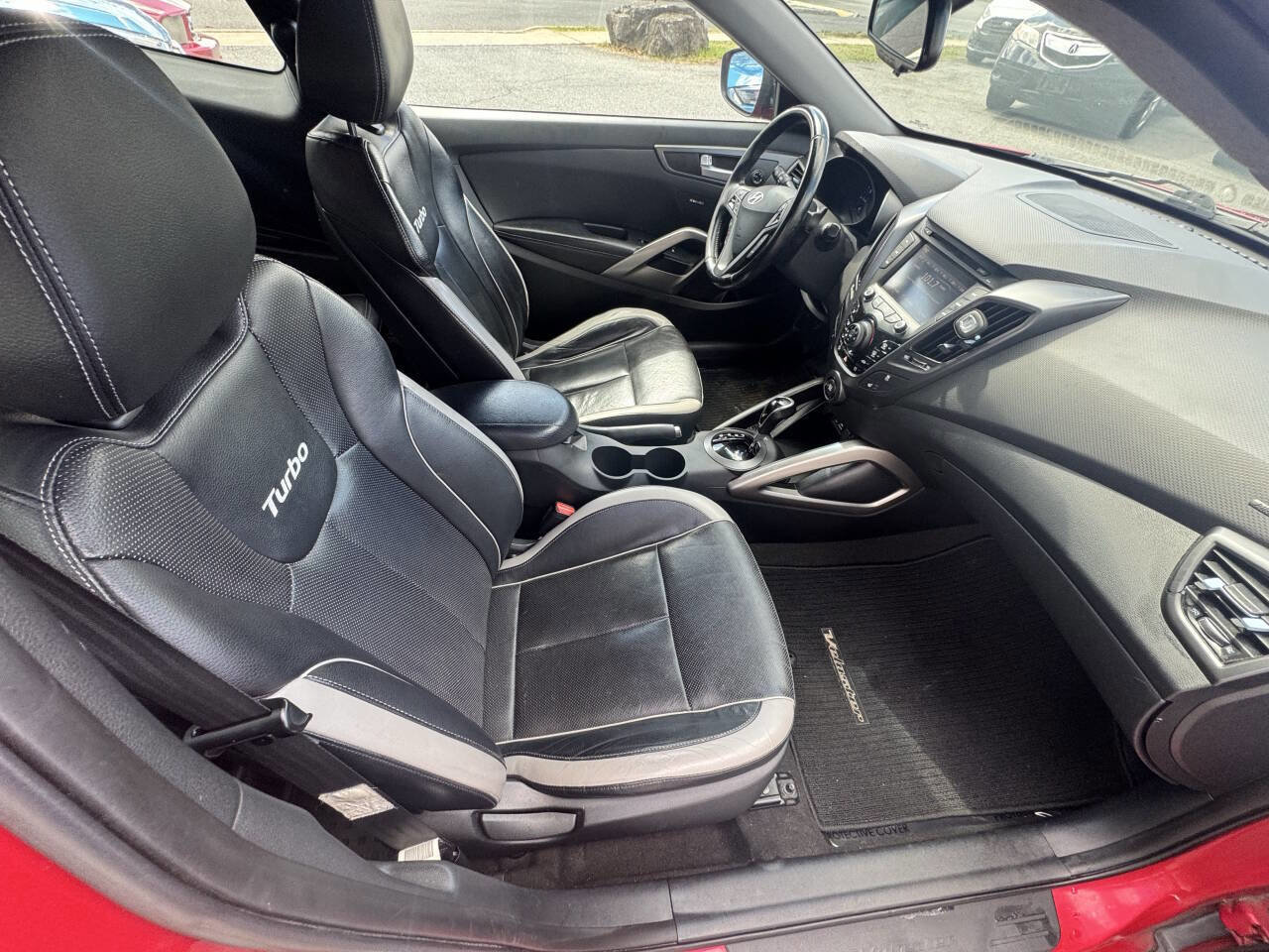 Used 2013 Hyundai Veloster Turbo FWD image 24