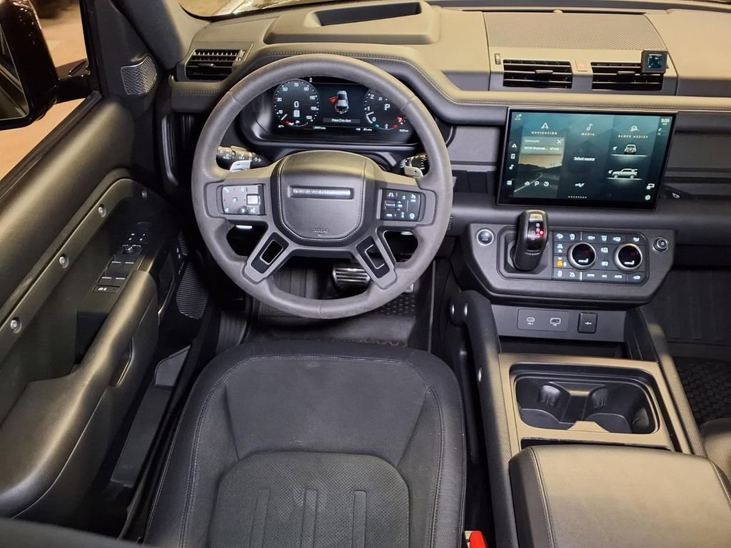 Used 2023 Land Rover Defender 110 V8 AWD/4WD image 13