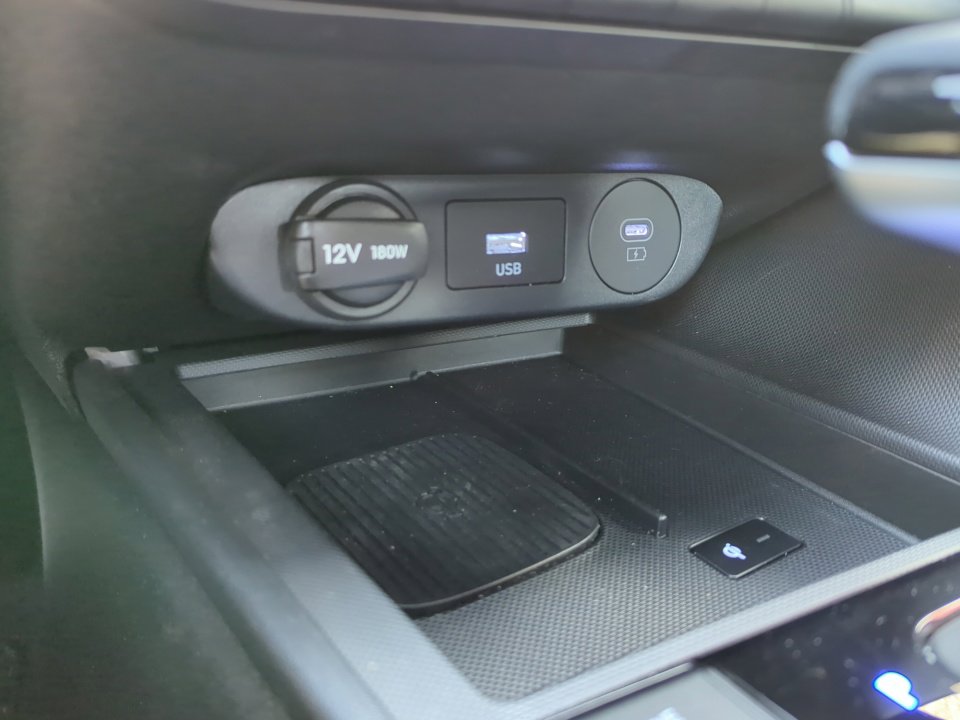 Certified 2025 Hyundai Elantra Sport image 28