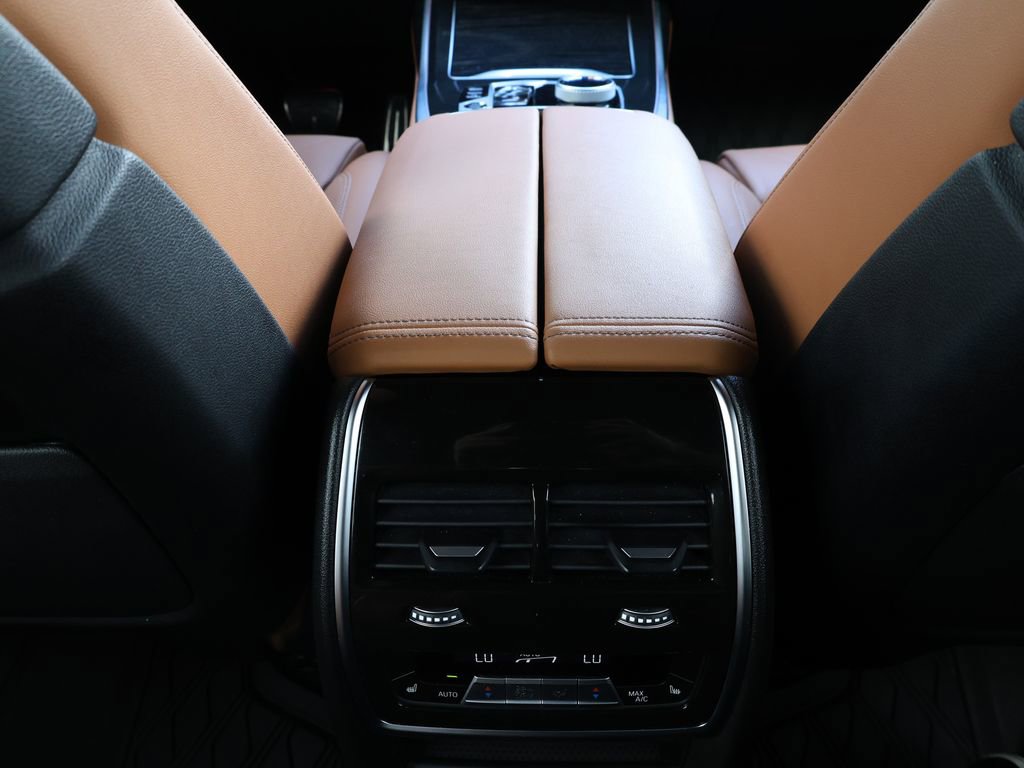 Used 2024 BMW X7 xDrive40i w/ M Sport Package image 35