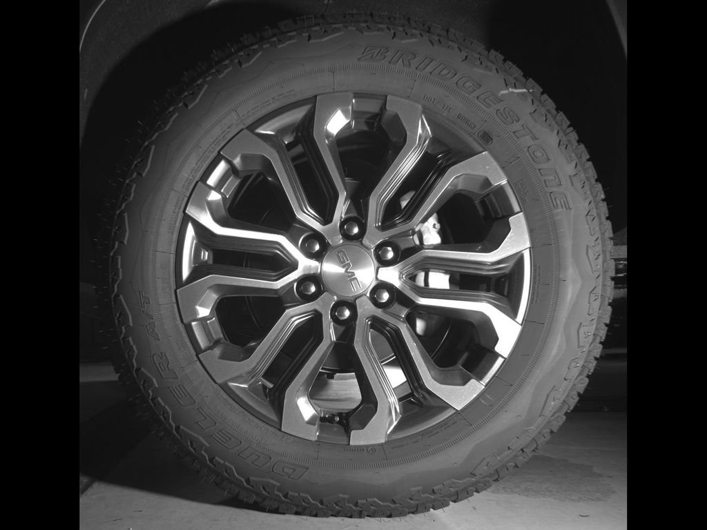 New 2026 GMC Canyon Denali w/ LPO, Black Badging Package AWD/4WD image 10