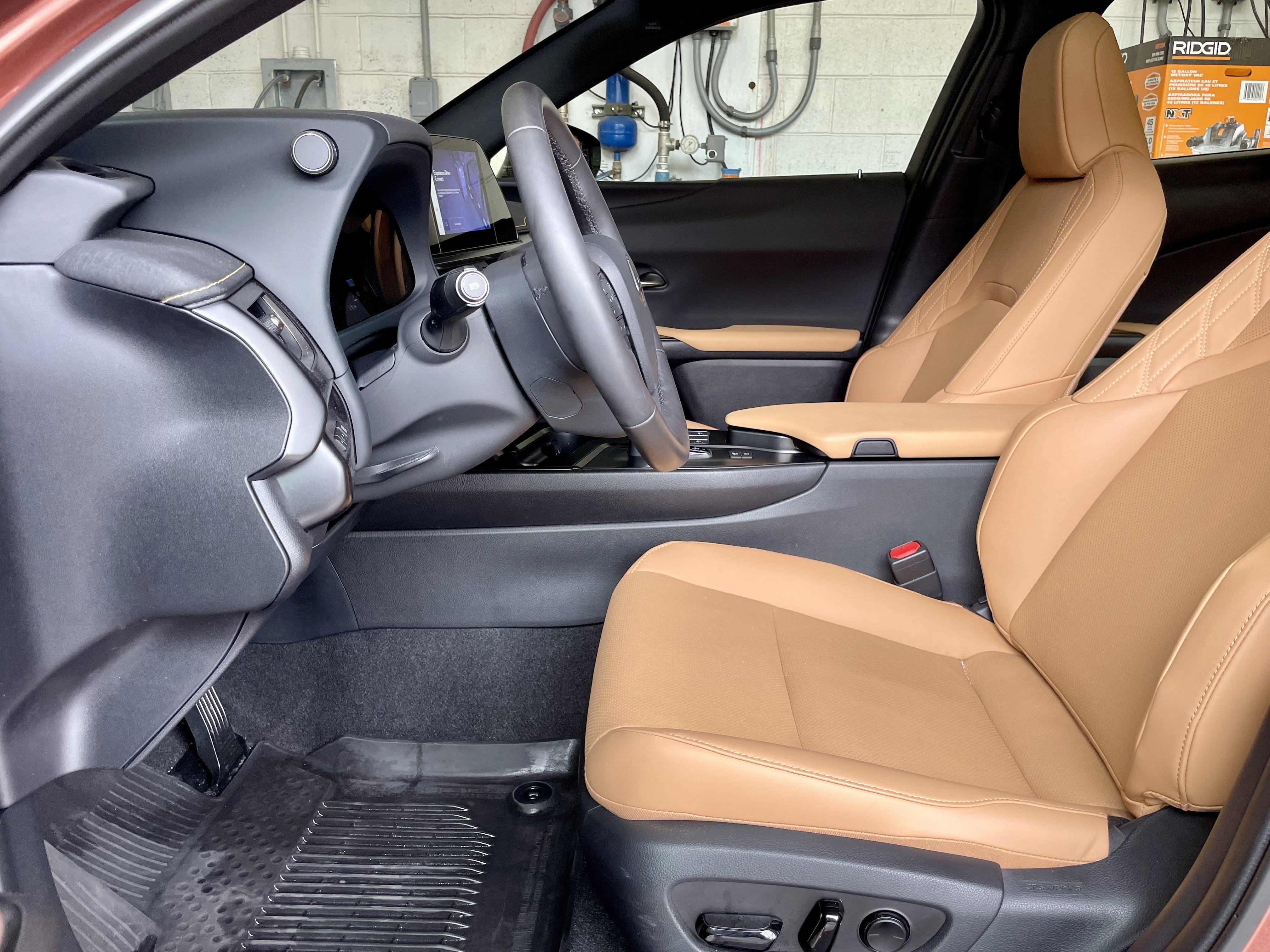 Used 2025 Lexus UX 300h AWD image 14