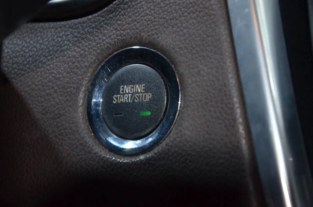 Used 2016 Cadillac SRX Luxury w/ Driver Awareness Package image 19