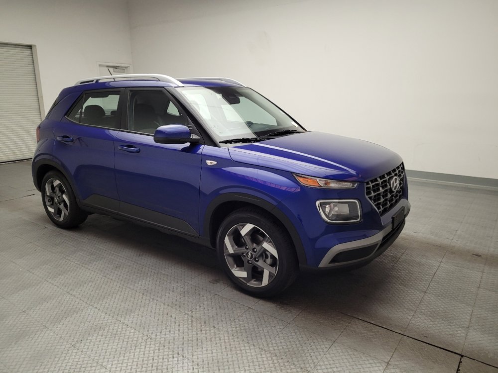 Used 2025 Hyundai Venue SEL image 11