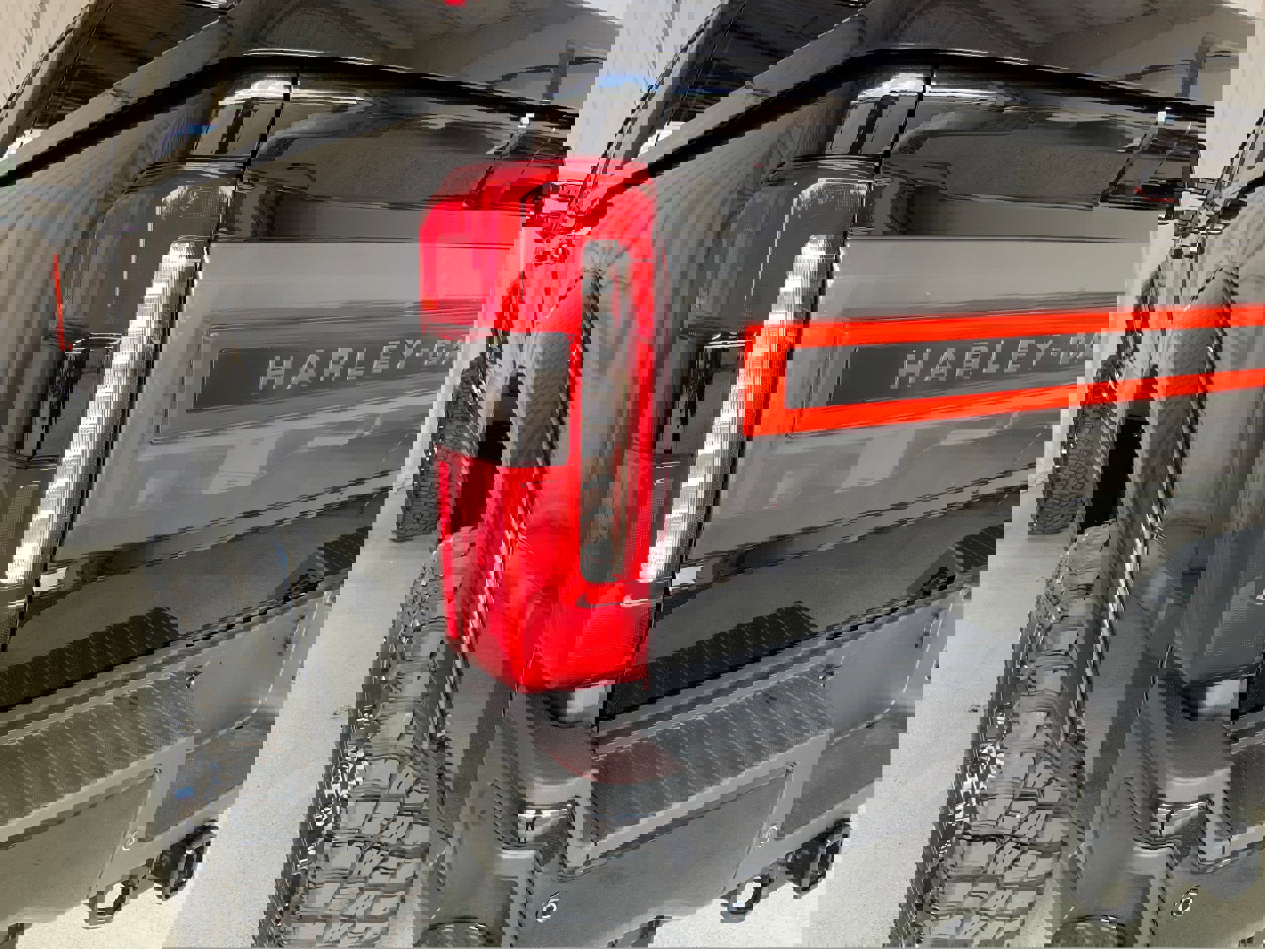 New 2026 Ford F250 Lariat w/ Black Appearance Package image 9