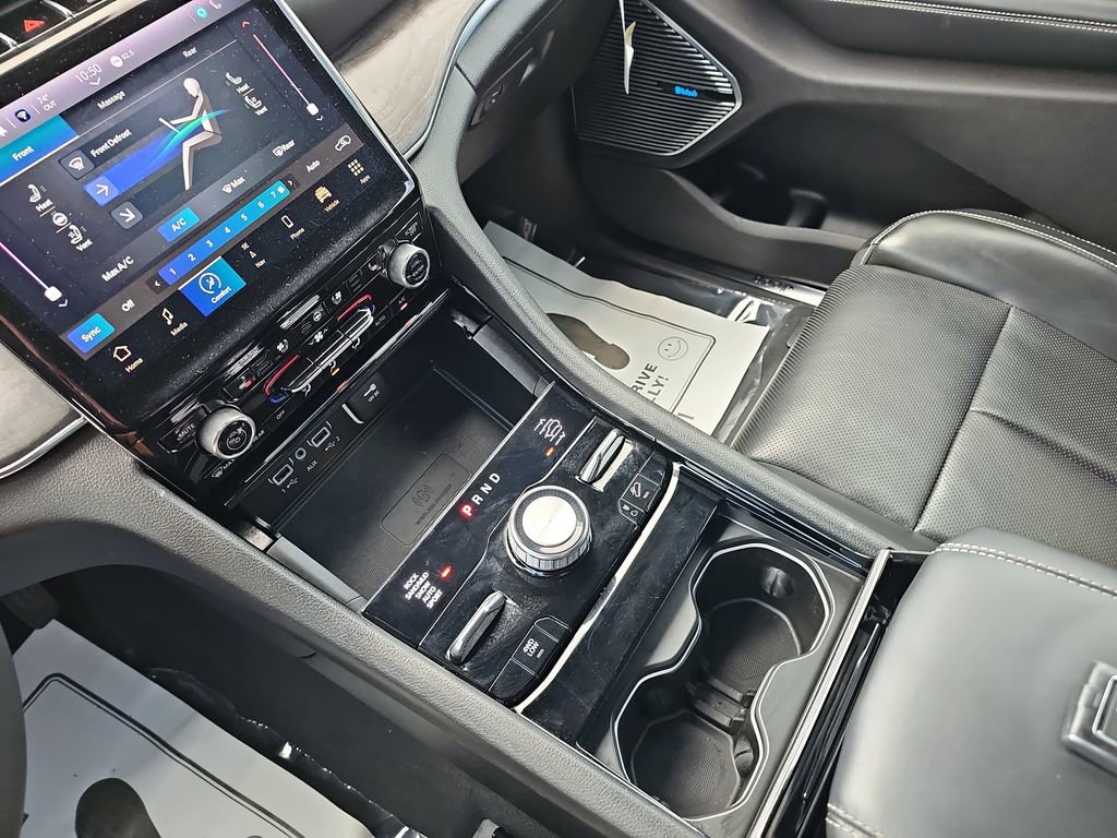 Used 2022 Jeep Grand Cherokee Overland w/ Luxury Tech Group IV image 29