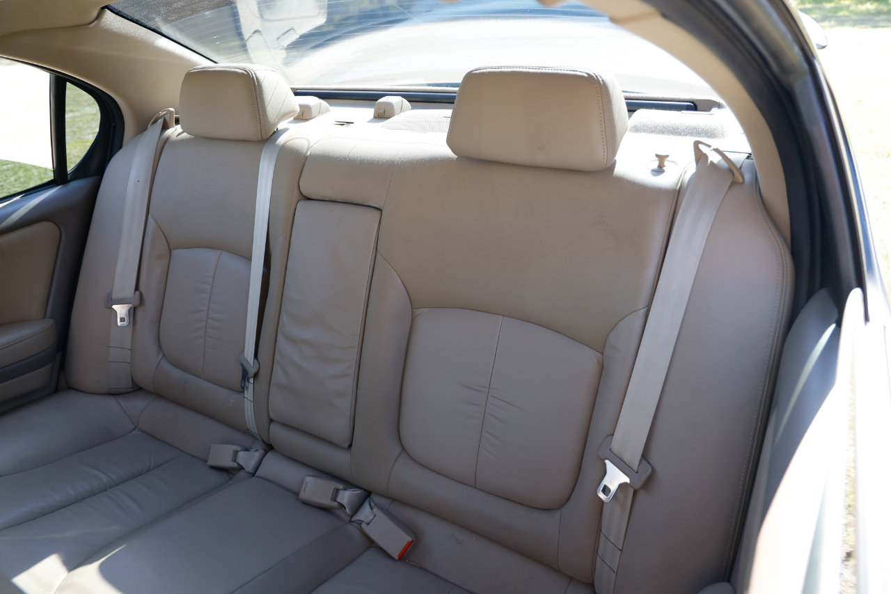 Used 2001 INFINITI I30 TOURING w/ (B03) Touring Sport Pkg image 8