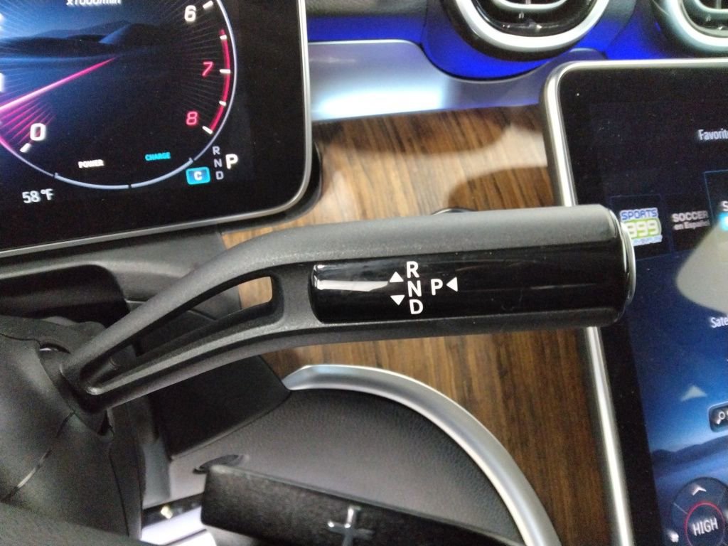 Used 2025 Mercedes-Benz C 300 4MATIC Sedan image 17