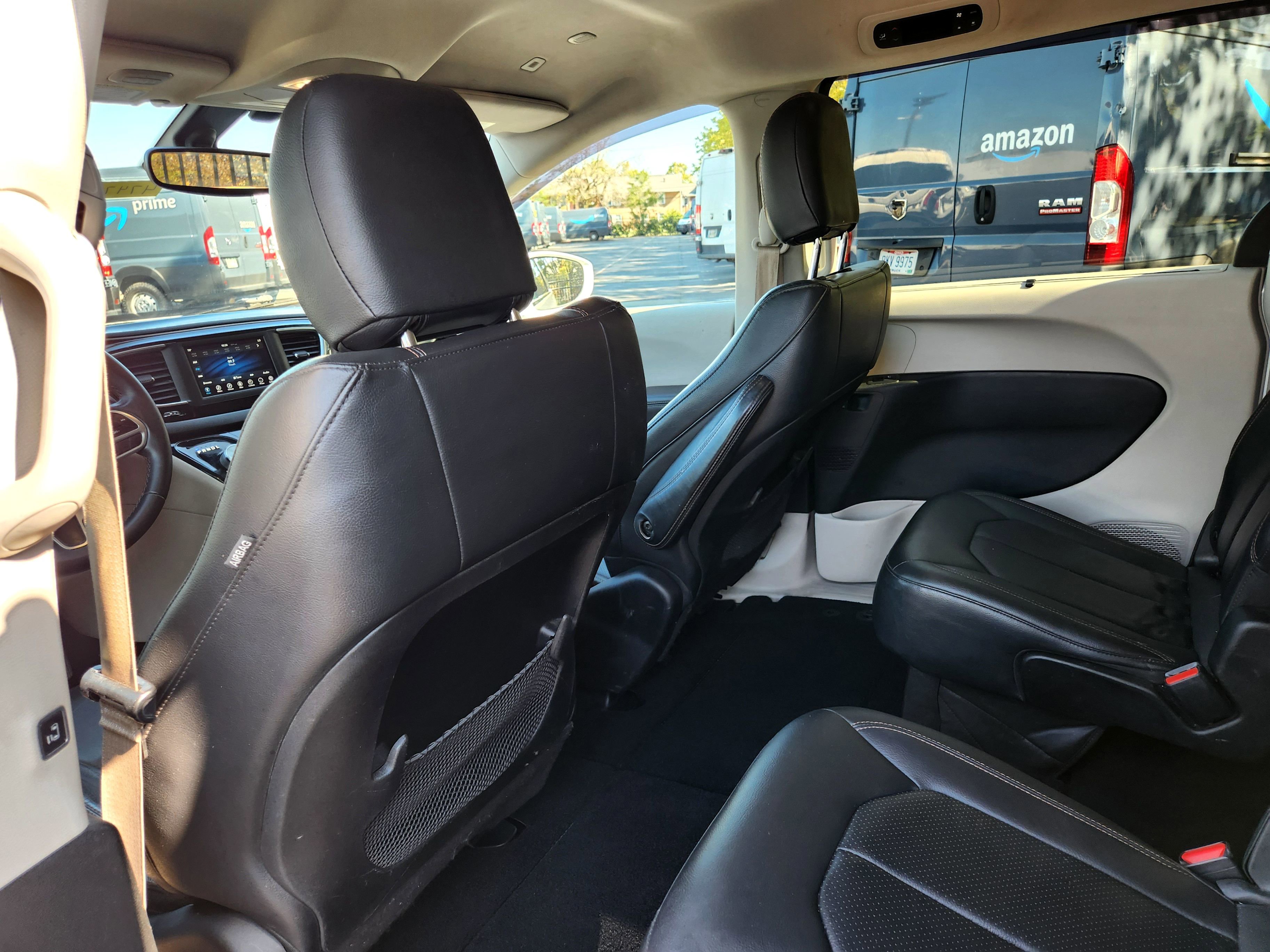 Used 2018 Chrysler Pacifica Touring-L image 17