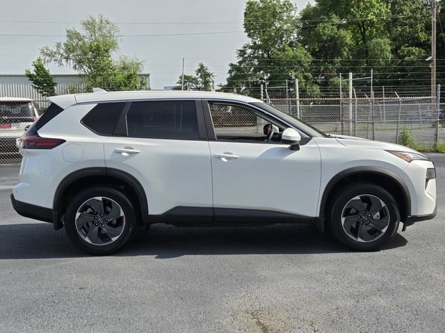 Used 2026 Nissan Rogue SV w/ Cold Weather Package FWD image 6