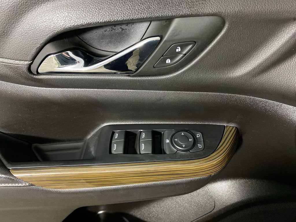 Certified 2023 GMC Acadia SLE image 13
