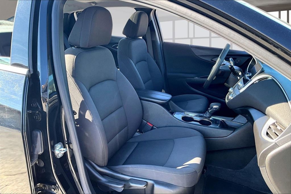 Used 2023 Chevrolet Malibu LT image 29