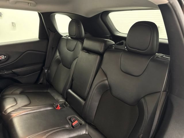 Used 2020 Jeep Cherokee Latitude Plus AWD/4WD image 20
