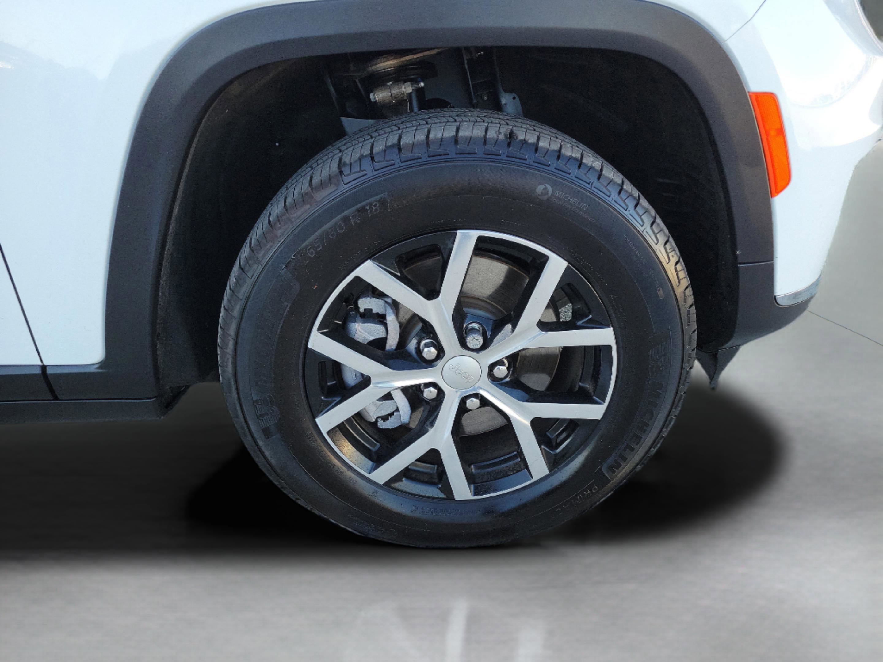 Used 2025 Jeep Grand Cherokee L Limited RWD image 30
