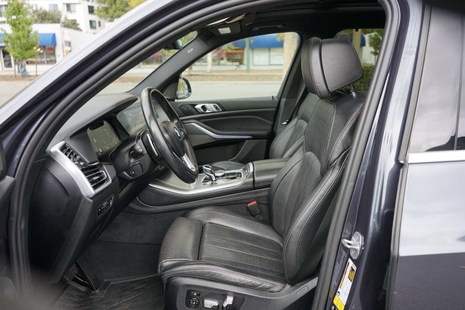 Used 2020 BMW X5 xDrive50i w/ Executive Package AWD/4WD image 18