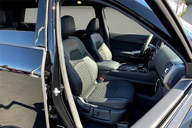 New 2025 Nissan Pathfinder Rock Creek image 10