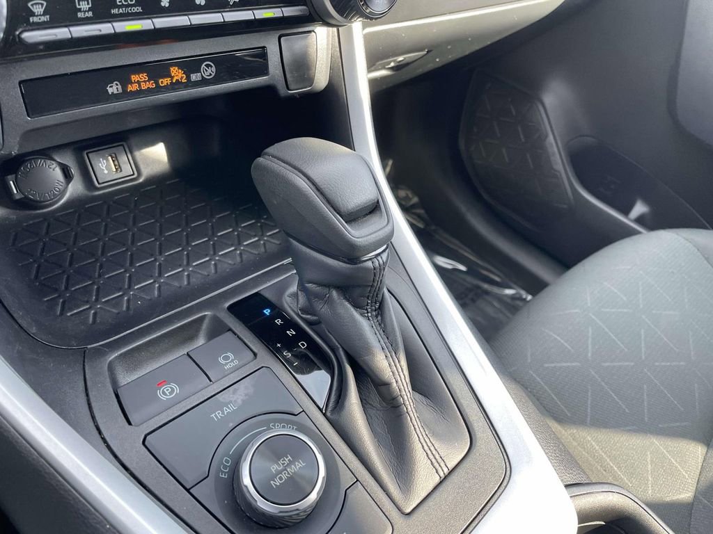 Used 2024 Toyota RAV4 AWD Hybrid image 42