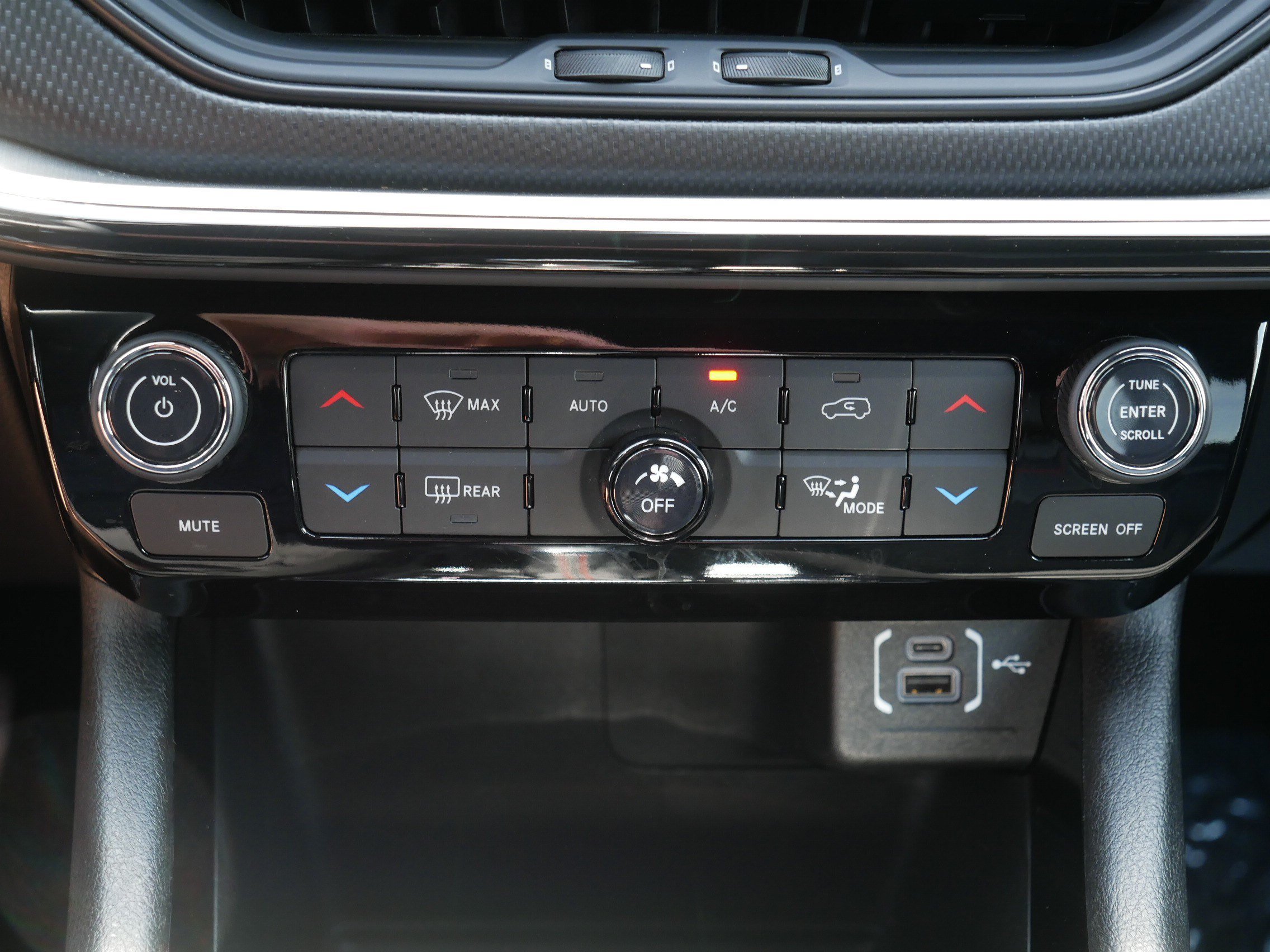 Used 2025 Jeep Compass Trailhawk AWD/4WD image 23