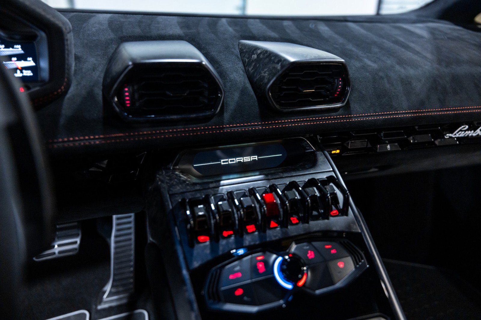 Used 2018 Lamborghini Huracan Performante AWD/4WD image 46