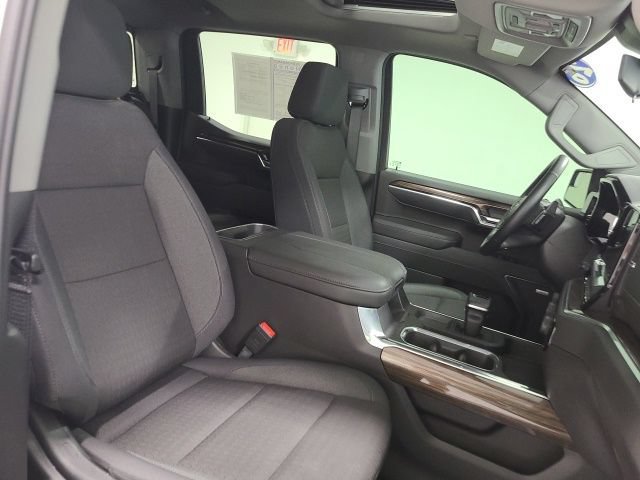 Used 2026 Chevrolet Silverado 1500 LT Trail Boss w/ Convenience Package II AWD/4WD image 16
