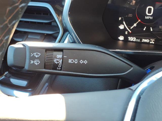 Used 2025 GMC Canyon Elevation image 18