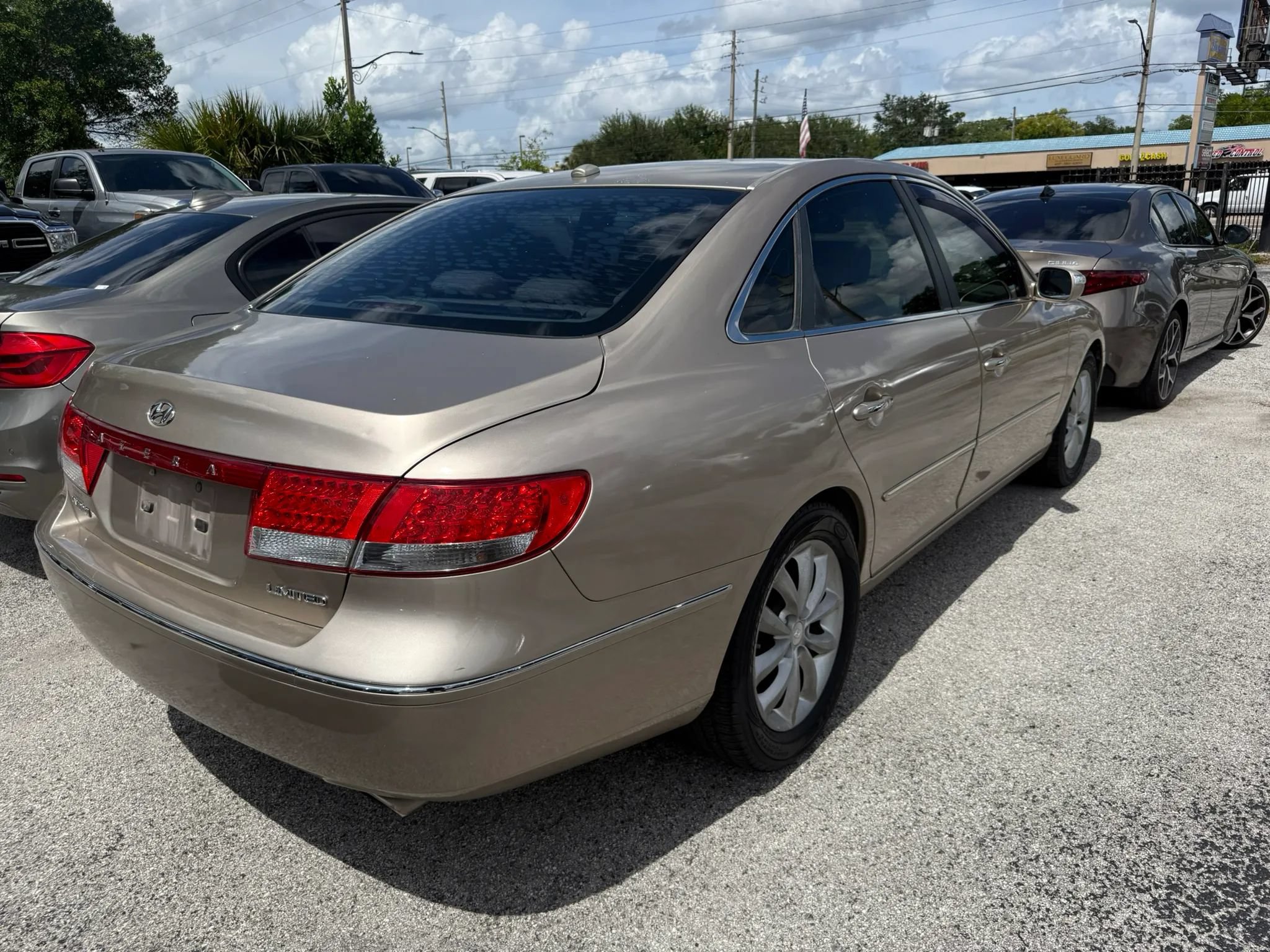Used 2008 Hyundai Azera Limited FWD image 3