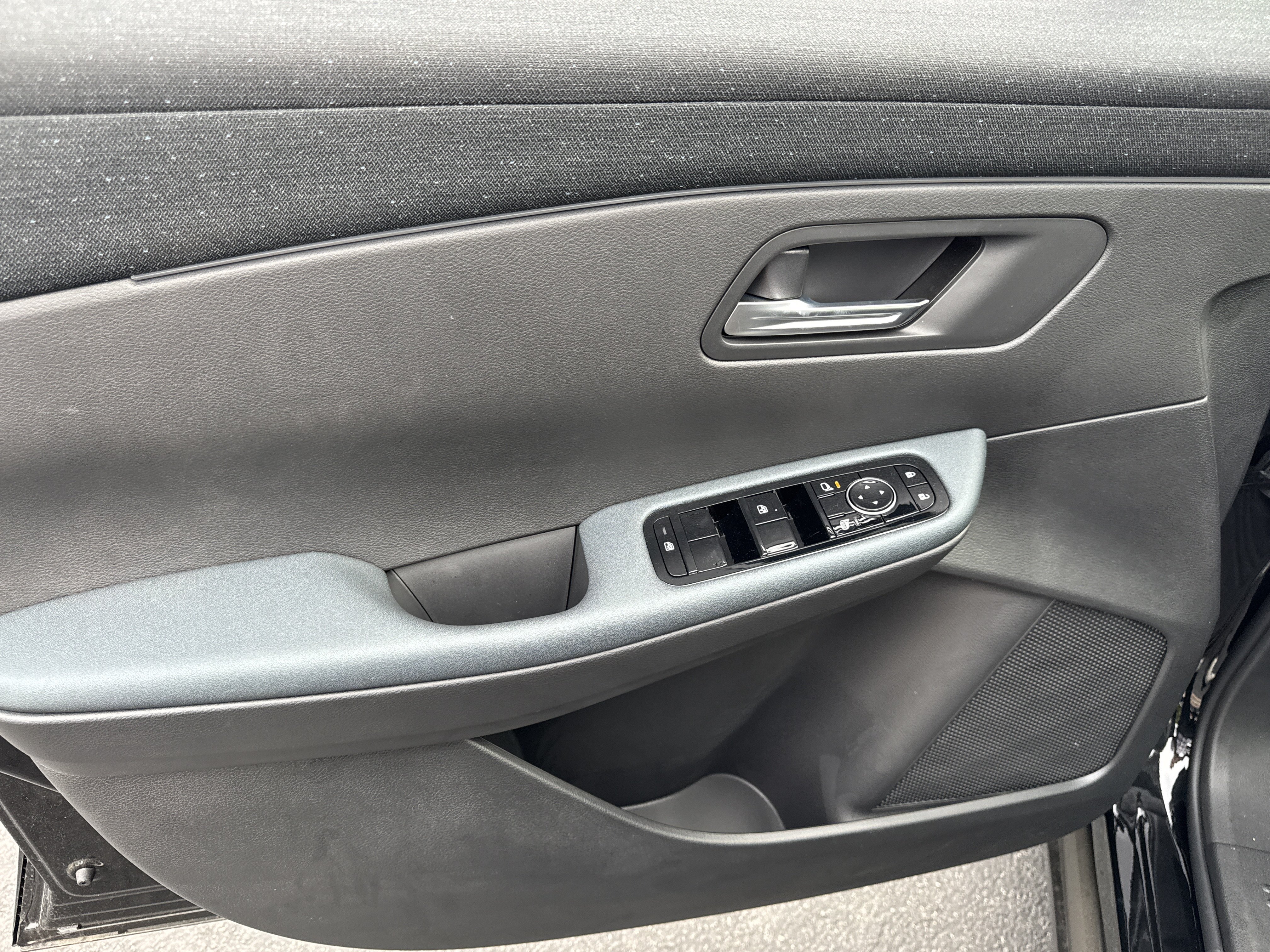 New 2026 Nissan Leaf w/ Floor Mat Package (S+) FWD image 7