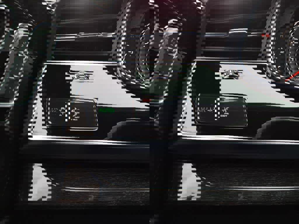 Used 2019 Audi Q8 Prestige w/ Year 1 Package image 27