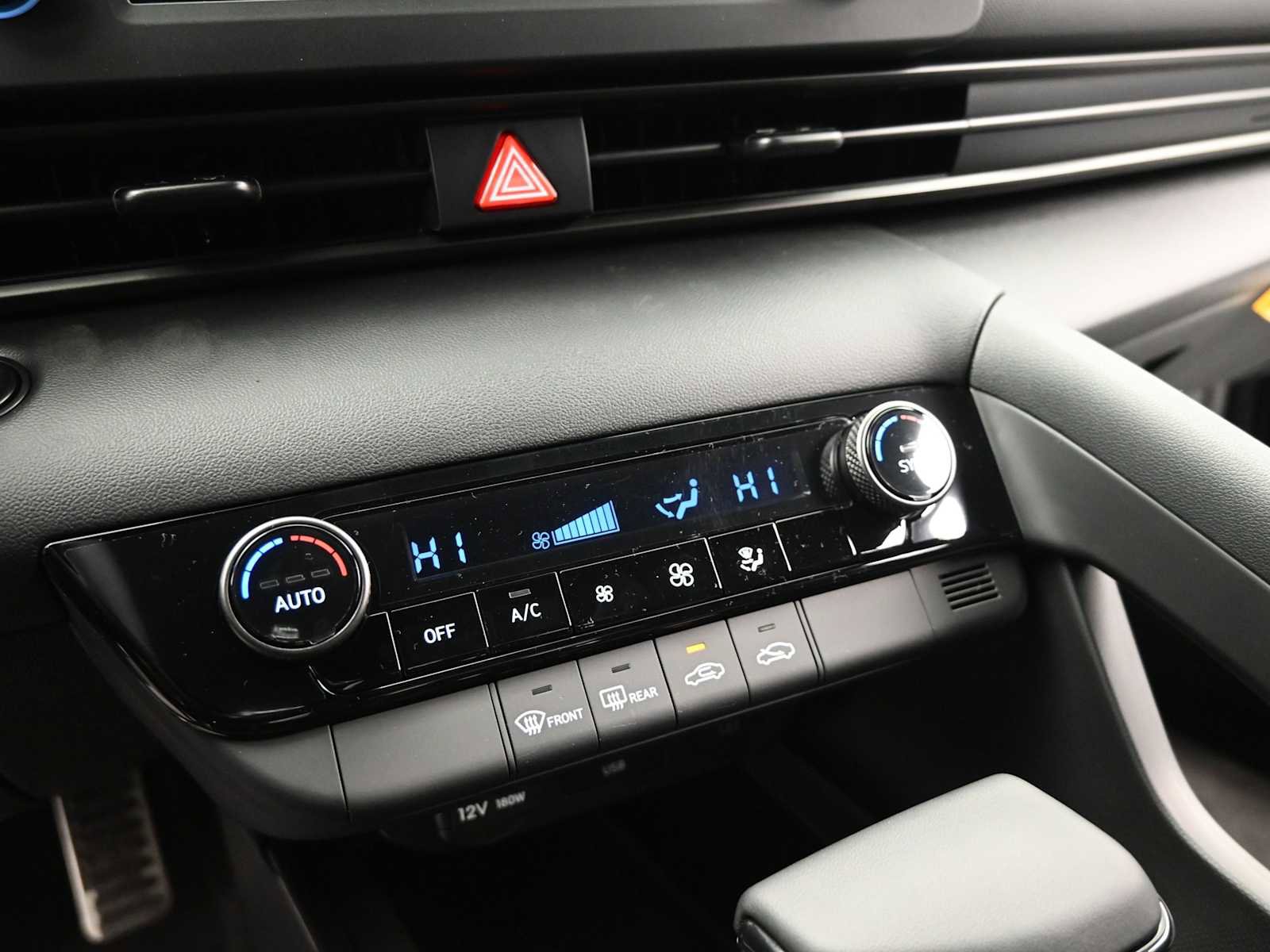 Certified 2025 Hyundai Elantra Sport w/ Cargo Package image 17