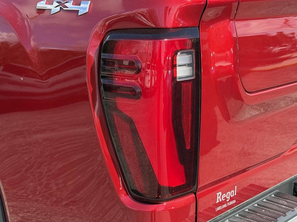 New 2026 GMC Sierra 2500 SLT w/ SLT Premium Package AWD/4WD image 10