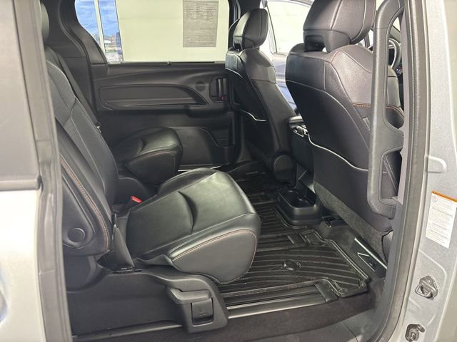 Used 2022 Toyota Sienna XSE AWD/4WD image 29