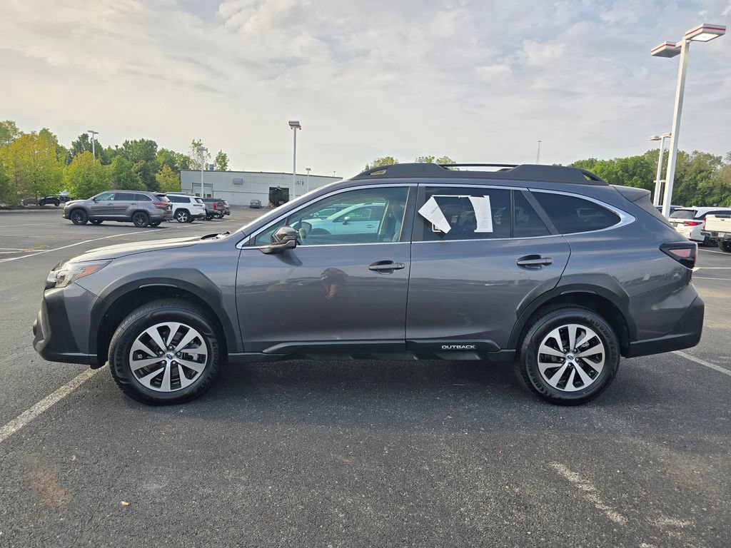 Used 2024 Subaru Outback Premium AWD/4WD image 4