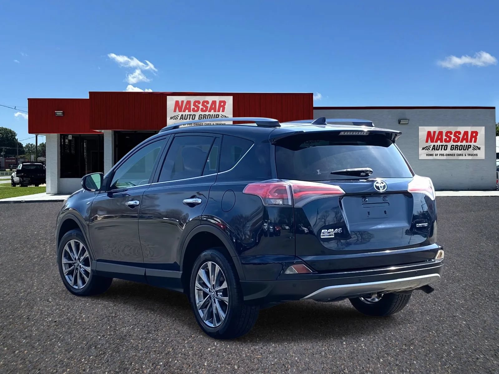 Used 2017 Toyota RAV4 Limited FWD image 6
