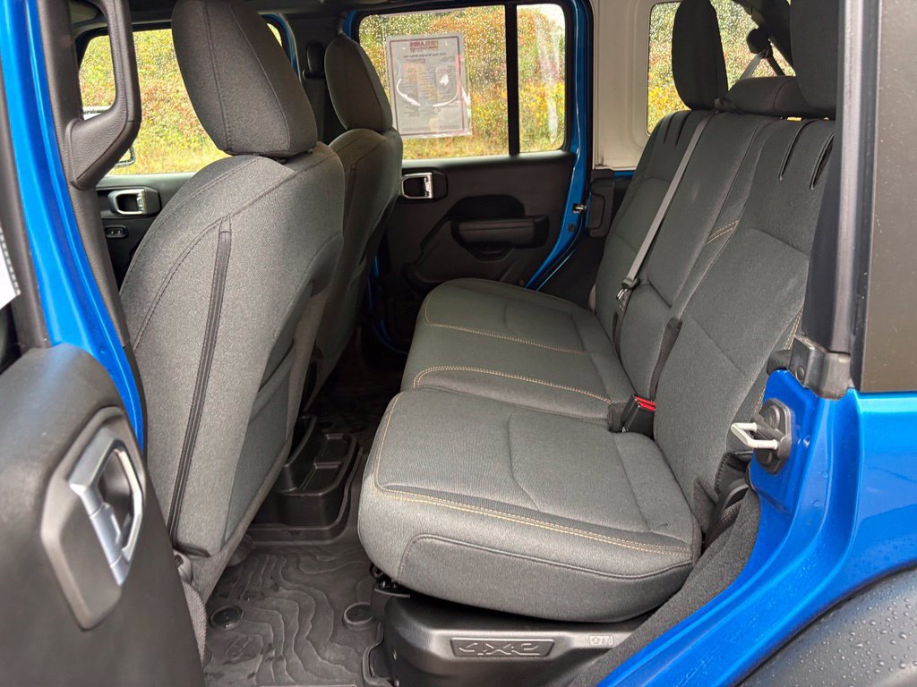 Used 2024 Jeep Wrangler Unlimited AWD/4WD image 39