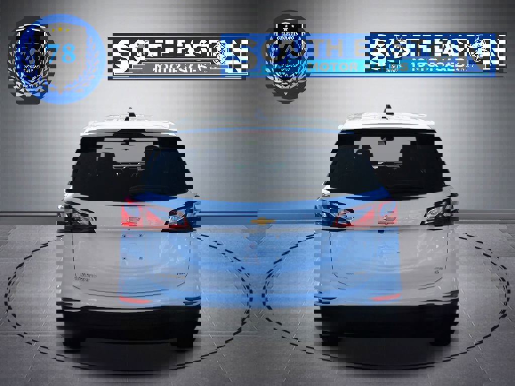 Used 2019 Chevrolet Equinox LS w/ LS Convenience Package image 4