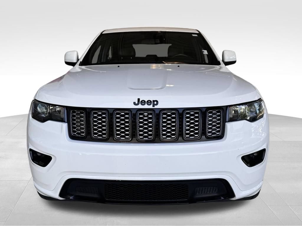 Used 2021 Jeep Grand Cherokee Laredo X AWD/4WD image 2