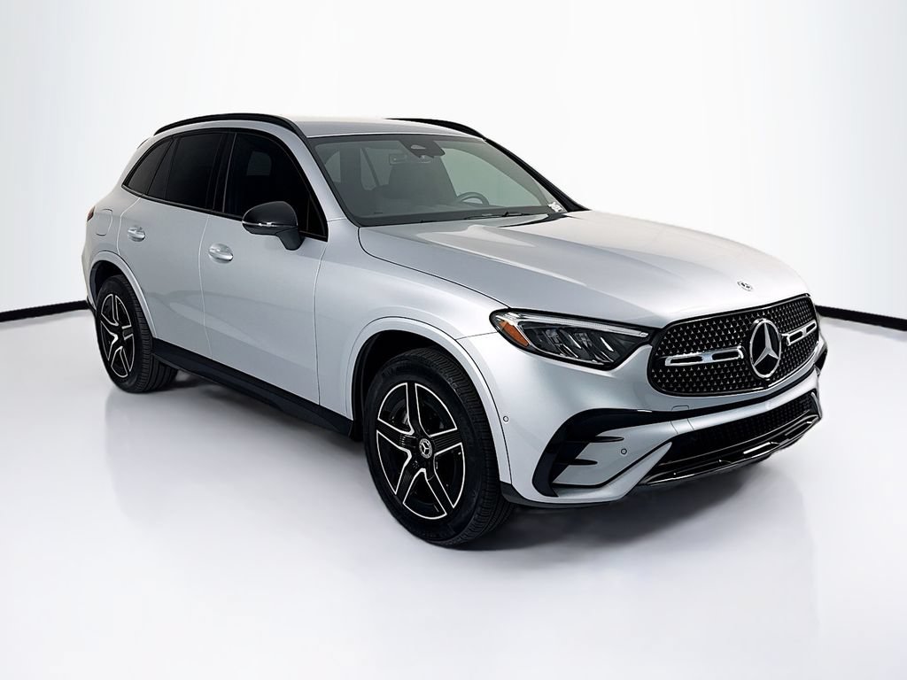 Certified 2026 Mercedes-Benz GLC 300 image 3