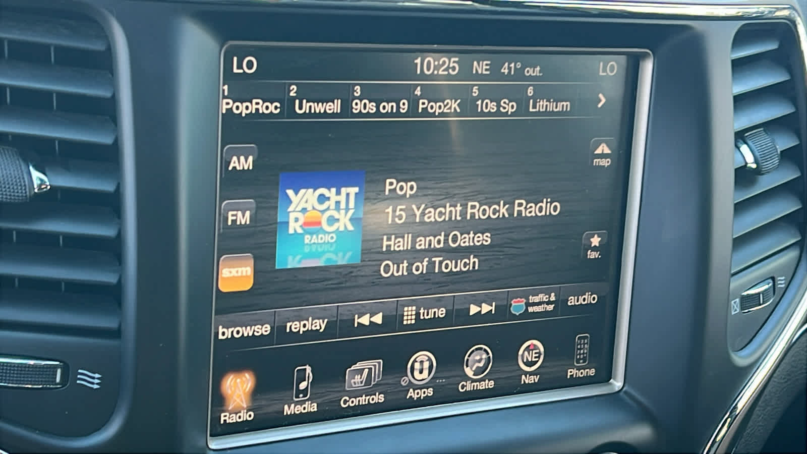 Used 2016 Jeep Grand Cherokee Limited image 15