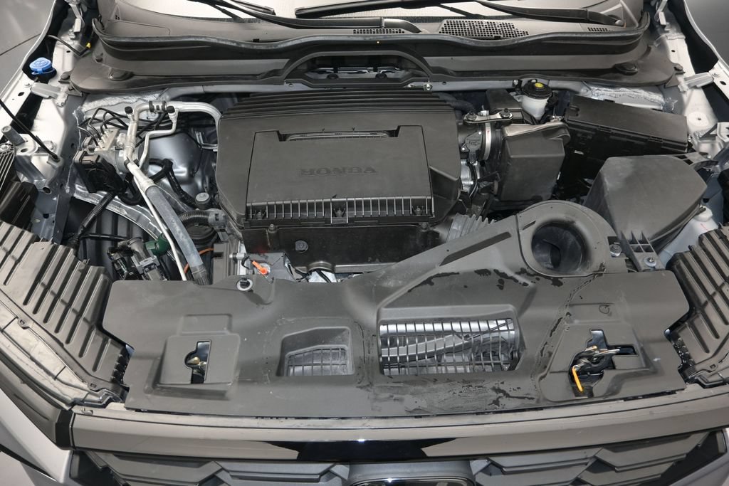 Used 2025 Honda Pilot Sport image 16