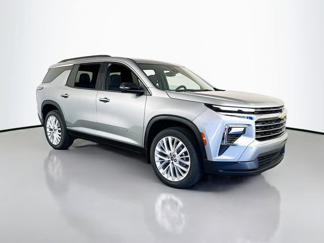 New 2025 Chevrolet Traverse LT FWD image 2