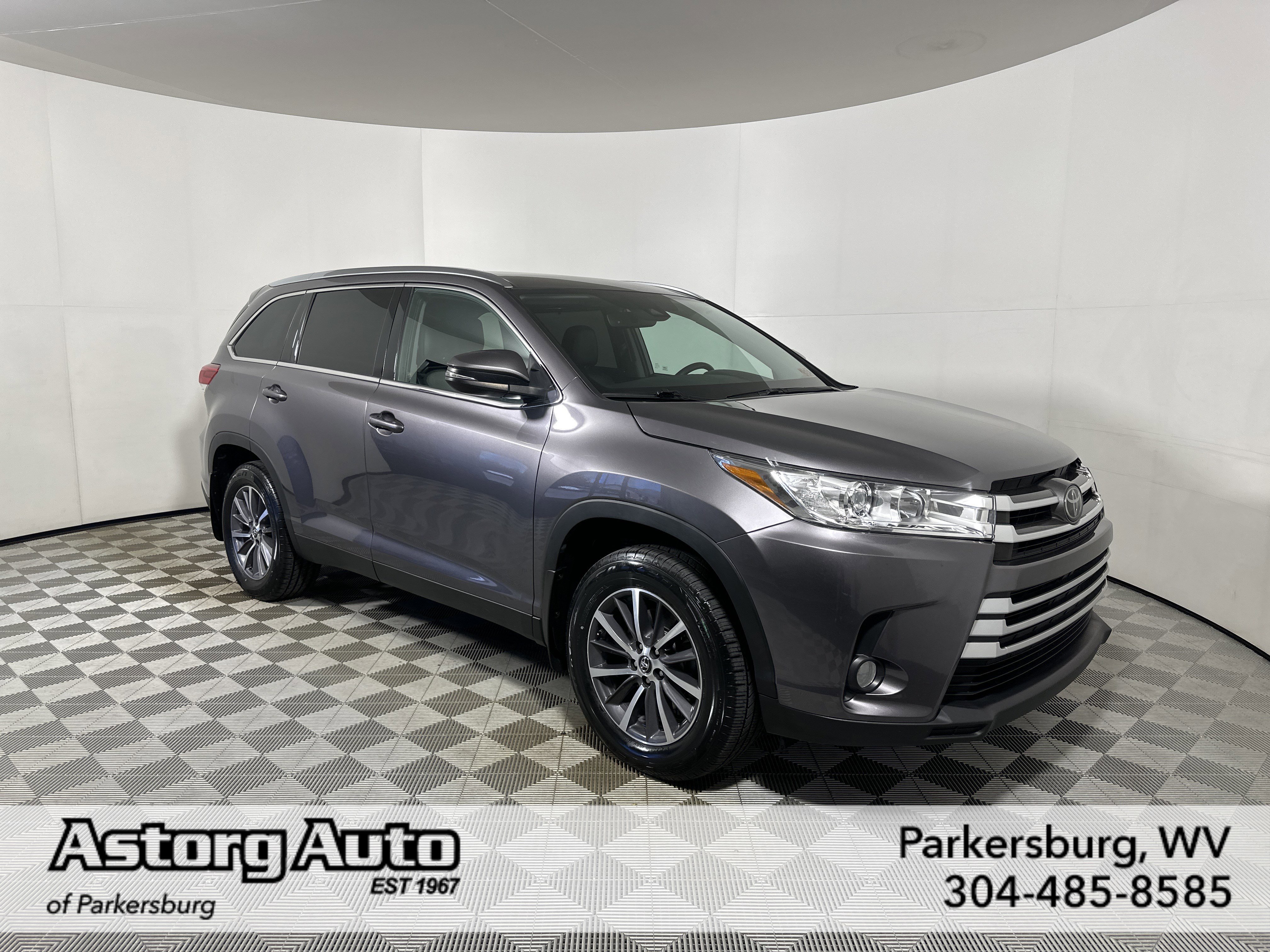 Used 2019 Toyota Highlander AWD V6 image 1
