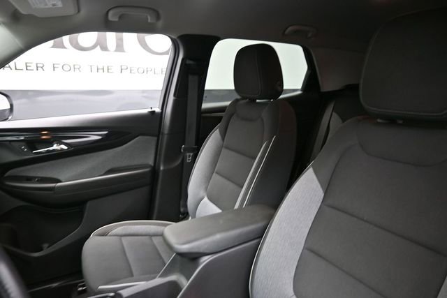 Used 2024 Chevrolet TrailBlazer LT w/ LT Cold Weather Package FWD image 17