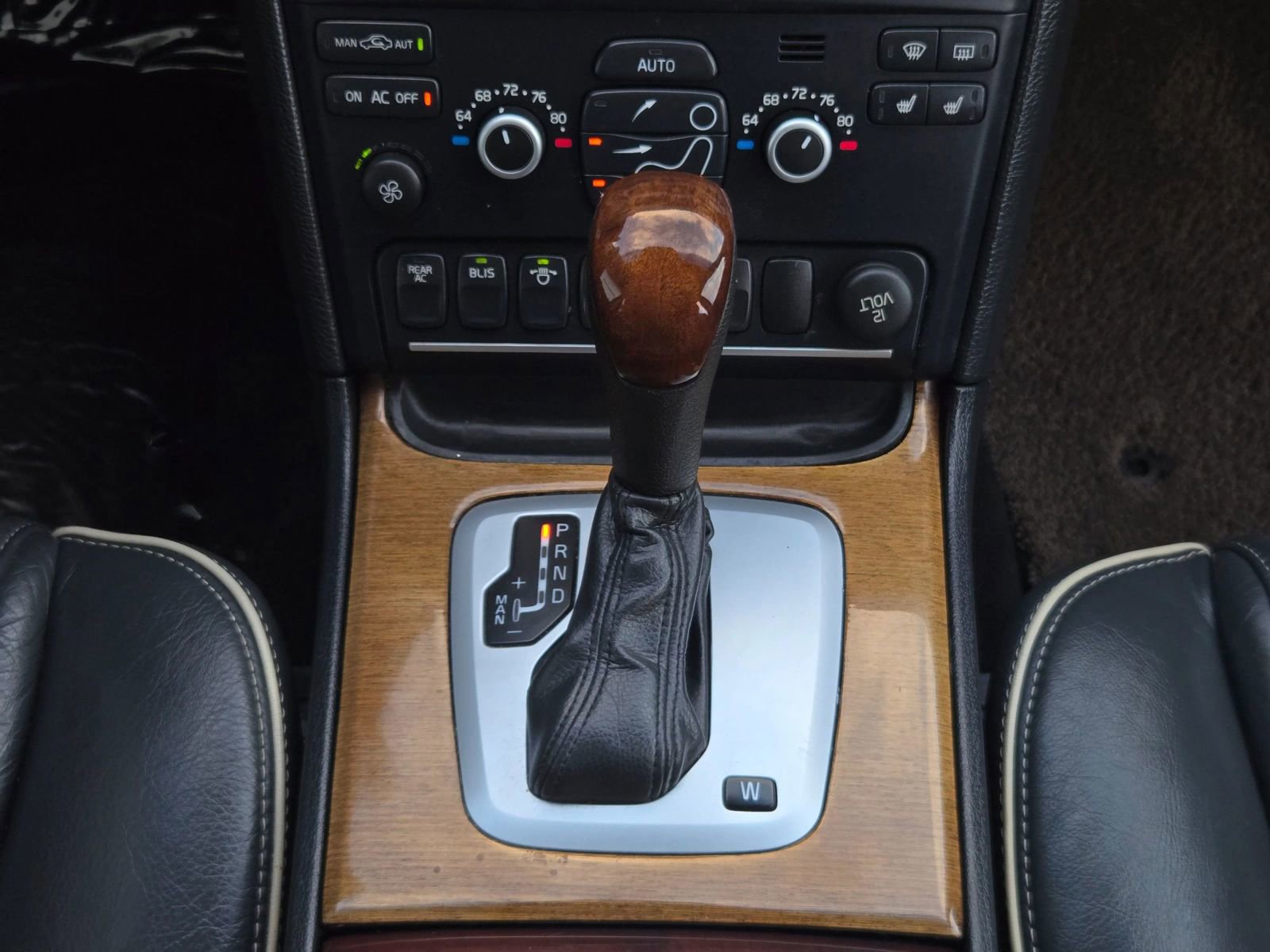 Used 2013 Volvo XC90 3.2 image 32