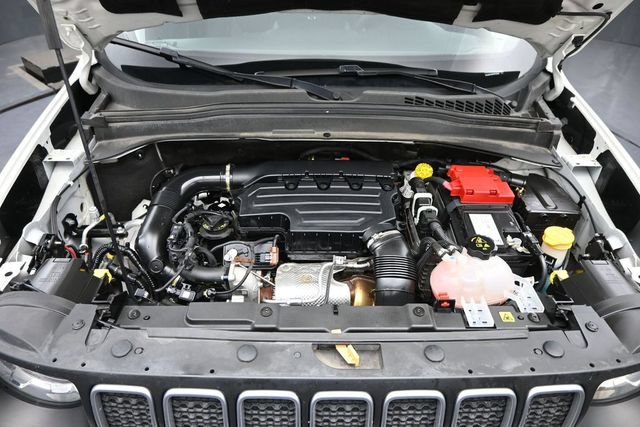 Used 2023 Jeep Renegade Latitude AWD/4WD image 43